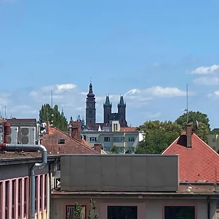 With Cathedral View In - Location Apartmán